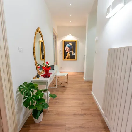 L'orecchino Di Perla Politeama Rossetti Апартаменты *